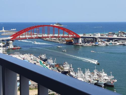 Sunrise-Hotel 11F 주니어스위트( 1.5룸-35㎡)  바다와 호수-뷰 in Sokcho-si