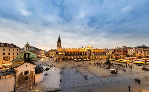 258409298 Holiday Inn Krakow City Centre by IHG