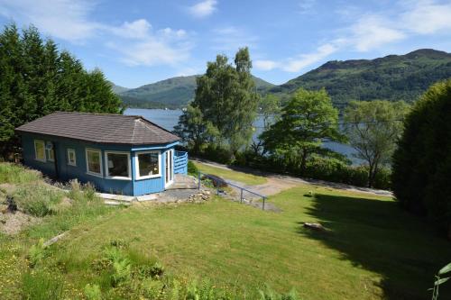 Kert, Byron Cottage overlooking Loch Goil in East Kilbride
