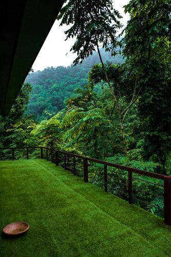 Haut Monde Hill Stream Resort and Spa