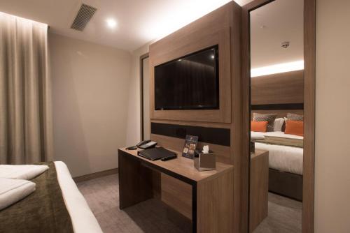 Oxford Hotel - image 7