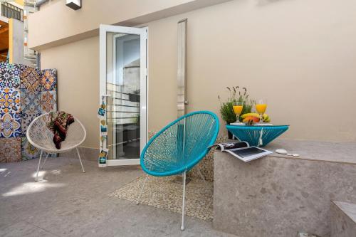 Létesítmények, LOC HOSPITALITY Urban Den in Korfu