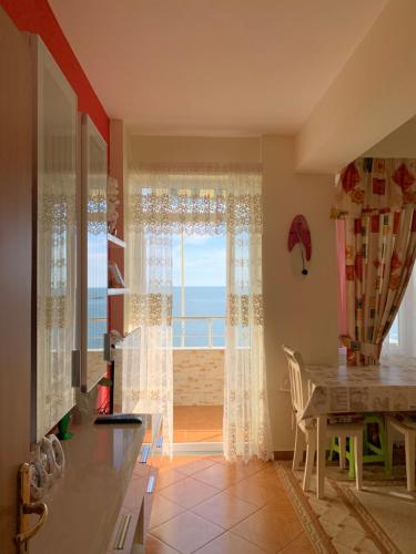 Apartment Sea View - image 2
