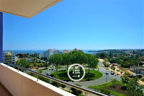  Beautiful Coral and Ocean Blue Apartments in Oceano Atlantico in Portimão