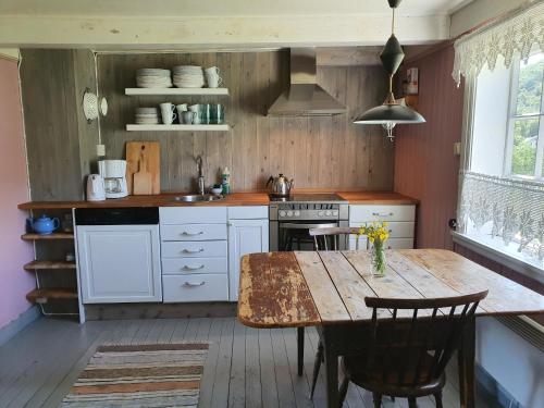 ห้องครัว, Gammelstua på Storsæter Gård (Gammelstua pa Storsæter Gard) in ลอฟโฟเตน