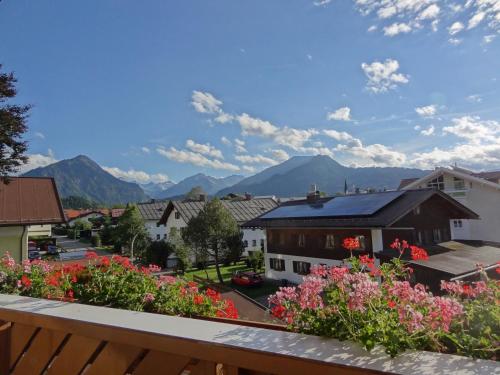 Apartment with Mountain View