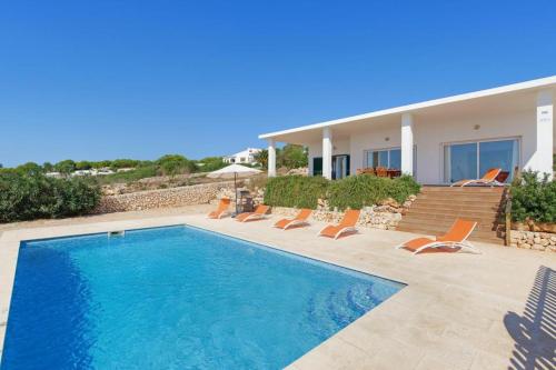Binibequer Vell Villa Sleeps 6 with Pool Air Con and WiFi gîte à louer Sant Lluís