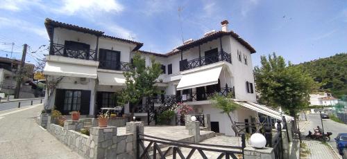 Alfa Alfa Apartments