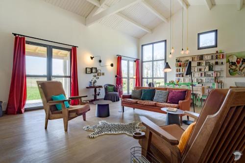 Montauriol Villa Sleeps 6 with Pool and WiFi gîte à louer Brousse