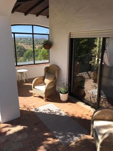 Serra & Mar Country Beach House in Cabeco Esteves