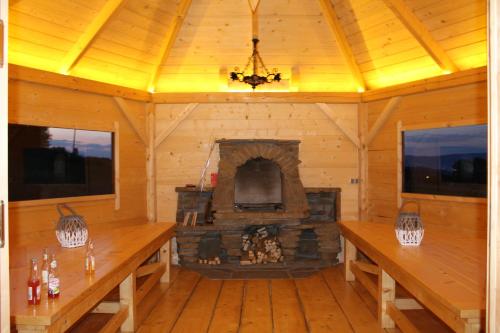 设施服务, u kowola in 班斯卡维兹纳