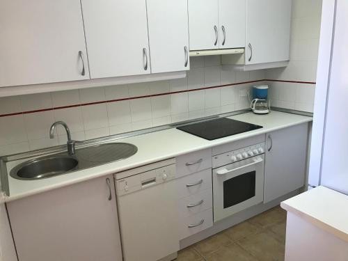 Apartamento VenAVera Playa de Baria 2 K-1D Primera Línea Gran Terraza y WIFI - image 11