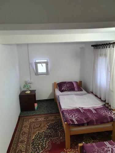 2 twin beds