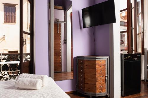 Favela Living Space - image 9