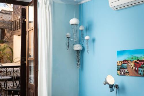 Favela Living Space - image 2