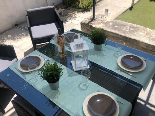 Maison tendance avec jardin, centre village, Alpilles, familles