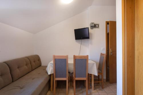 Apartmaji pri Perotu