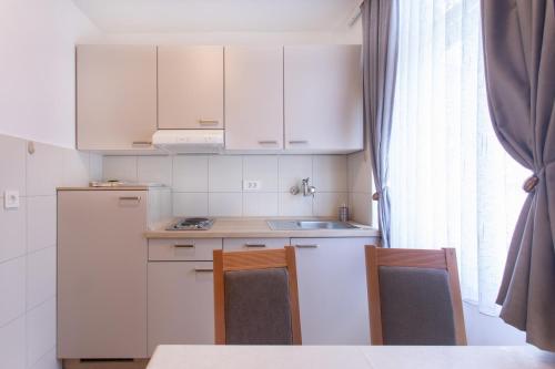 Apartmaji pri Perotu