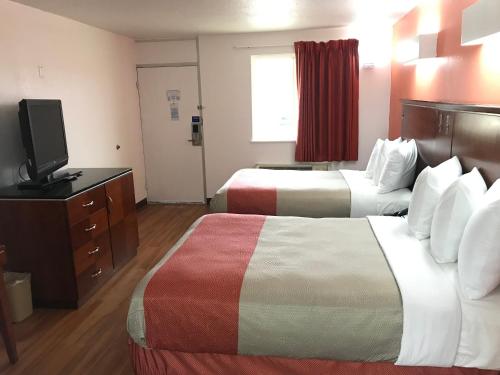 2 double beds