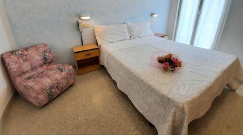 Standard Double or Twin Room with Balcony image 3