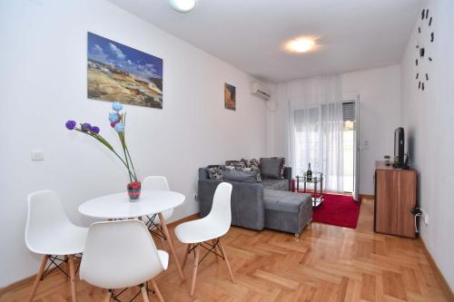 APARTMENT AZZURO Budva