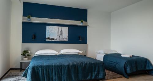 Hotel Blue - image 13