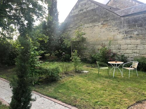 花園, 里斯花朵公寓 (A la Fleur de Lys) in 朗熱