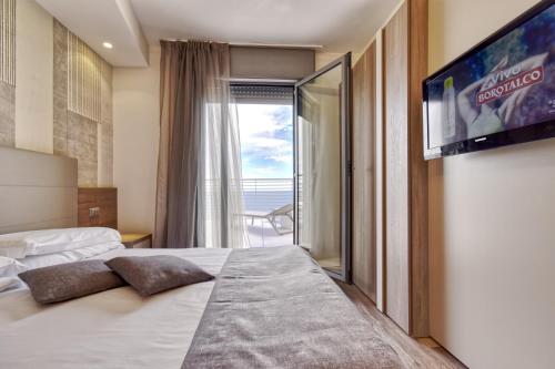 Double Room with Front Sea View