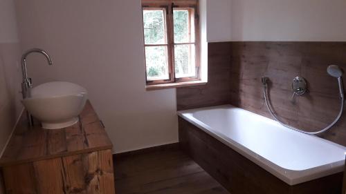 Baño, Plötzhof (Plotzhof) in Hof Bei Salzburg