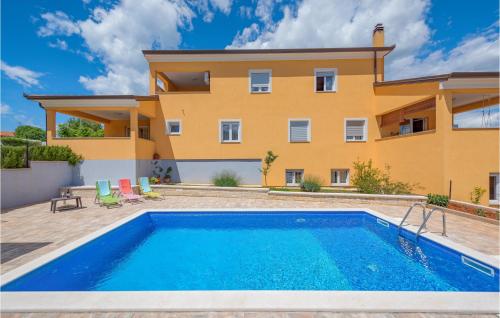  Amazing home in Sorici-Kanfanar w/ WiFi and 2 Bedrooms, Pension in Šorići