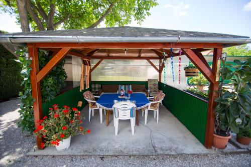 Martha Apartman - image 5
