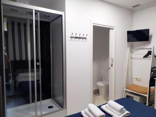 Flats Friends Plaza de la Reina - image 12
