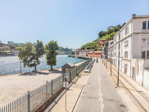 Oporto Street Miragaia - Riverside Suites - image 6