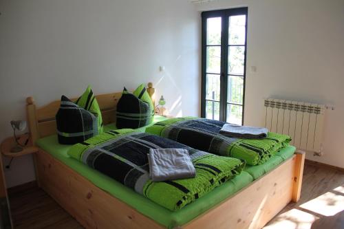 1 queen bed