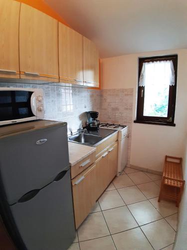 Apartments Zrinka 793 - image 5