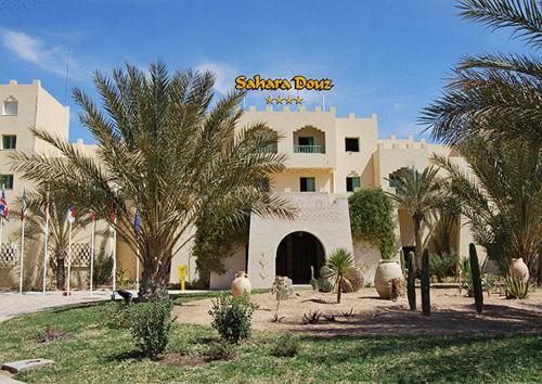 Sahara Douz Ideally located in the Douz area, Sahara Douz promises a relaxing and wonderful visit. Both business travelers and tourists can enjoy the propertys facilities and services. Service-minded staff will 