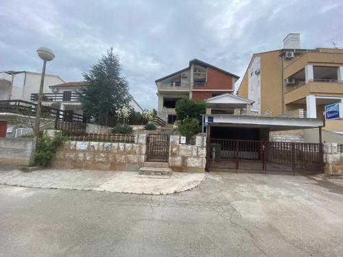  Apartments Maricic in Sveti Petar