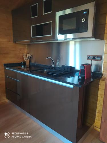 廚房, Casa das Vinhas Velhas by Casa do Poço (Casa das Vinhas Velhas by Casa do Poco) in 基馬拉斯市中心