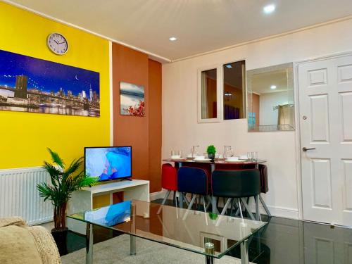 London Luxury 2Bedrooms, Reception, Garden, Apartment