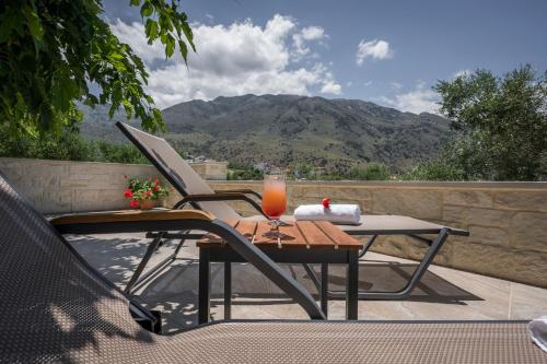  Pagonas Traditional House in Mouríon