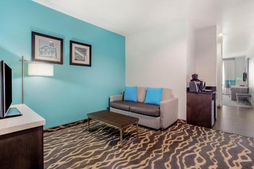 La Quinta Inn & Suites by Wyndham Northlake Ft. Worth