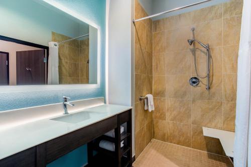 La Quinta Inn & Suites by Wyndham Northlake Ft. Worth