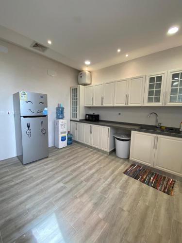 A - 369 مقابل الراشد مول A - 369 مقابل الراشد مول