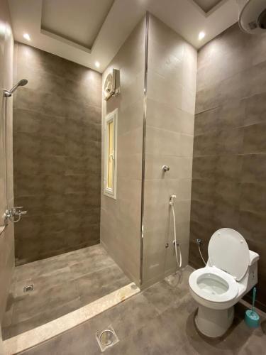 A - 369 مقابل الراشد مول A - 369 مقابل الراشد مول