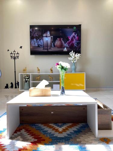 A - 369 مقابل الراشد مول A - 369 مقابل الراشد مول