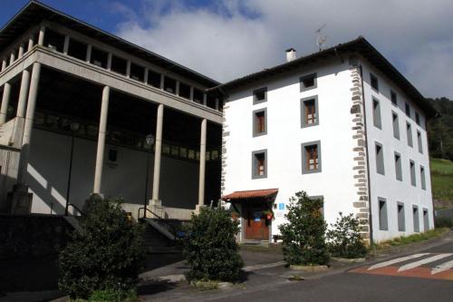 Albergue Ambiental de Beizama - Accommodation