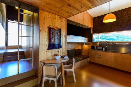 Kitchen, Vale do Ninho Nature Houses in Penela