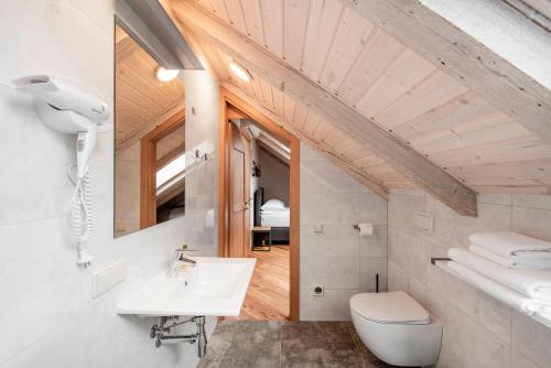 Small attic rooms in Kaunas old town 4