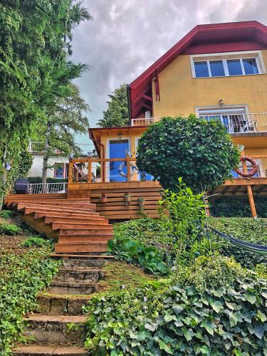 ทัศนียภาพภายนอกโรงแรม, Villa Borostyán (Villa Borostyan) in ทิฮานี่