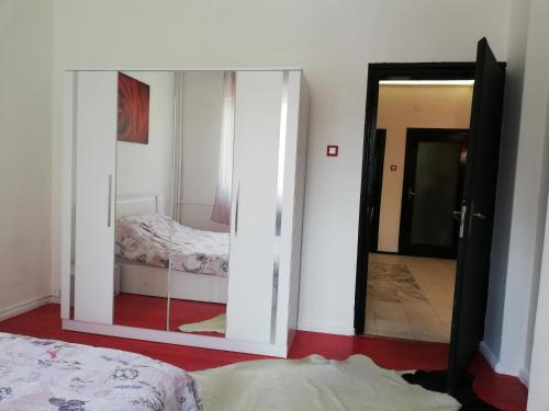 TOP CENTER spacious apartment with free parking, Sofia